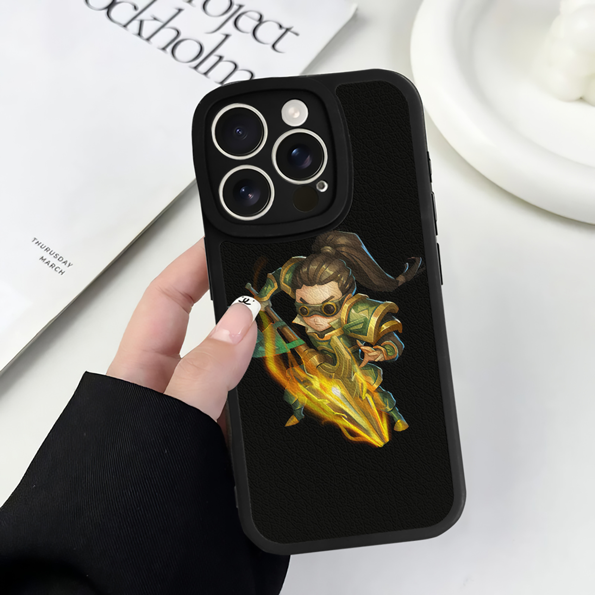 リーグ・オブ・レジェンド League of Legends LOL 【iPhone 16シリーズ対応】シリコンスマホケース（レザー調） 材質：シリコン